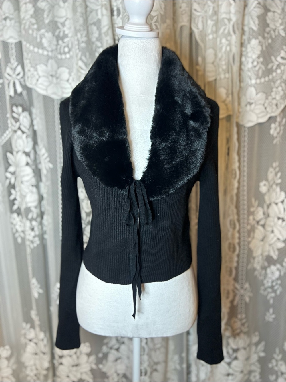 Love Tree Black Ribbed Tie-Front Sweater Cardigan with Faux Fur Collar